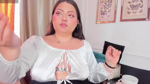 Snapshot of tessa_sinclaire chatting on 09-27-25, 08:36 TERESA online show from 09-27-25, 08:36