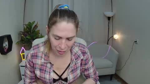 Snapshot of tessadaybreak chatting on 04-24-26, 07:22 tessadaybreak online show from 04-24-26, 07:22