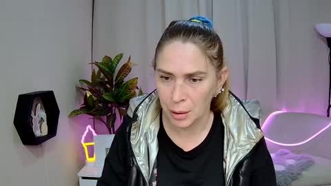 Snapshot of tessadaybreak chatting on 05-14-26, 11:50 tessadaybreak online show from 05-14-26, 11:50