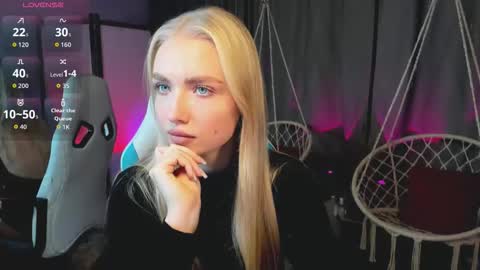 Snapshot of tessahamilton chatting on 11-25-25, 12:16 TessaHamilton online show from 11-25-25, 12:16