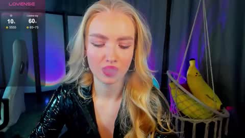 TessaHamilton online show from 02-11-26, 08:41