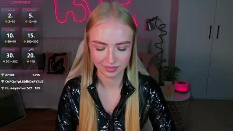 Snapshot of tessahamilton chatting on 05-31-26, 06:09 TessaHamilton online show from 05-31-26, 06:09