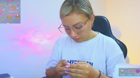 Tessy online show from 09-19-25, 04:51