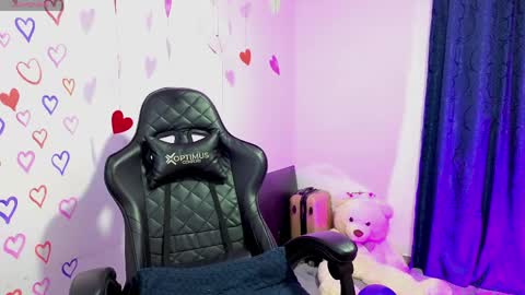 Snapshot of tessawhisnton chatting on 04-27-26, 01:53 Tessy online show from 04-27-26, 01:53