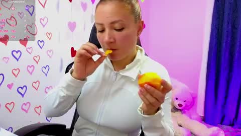 Snapshot of tessawhisnton chatting on 05-12-26, 05:43 Tessy online show from 05-12-26, 05:43