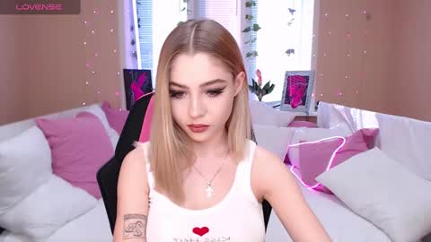 Snapshot of tessawillson chatting on 01-21-25, 07:37 Tessa online show from 01-21-25, 07:37