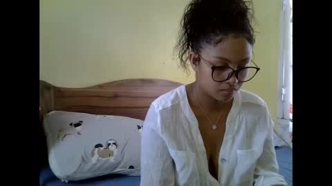 Snapshot of tessmia chatting on 03-30-26, 06:36 tessmia online show from 03-30-26, 06:36