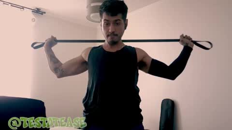 Snapshot of testotease chatting on 10-06-25, 01:08 Milo online show from 10-06-25, 01:08