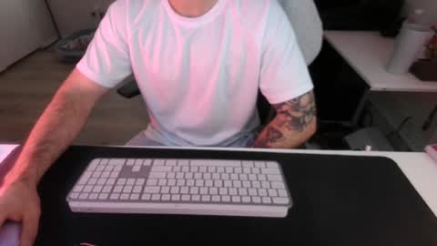 Snapshot of texasstrill chatting on 06-15-26, 12:57 texasstrill online show from 06-15-26, 12:57