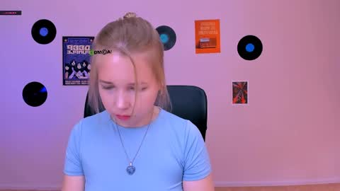 Snapshot of teya_starling chatting on 05-18-26, 07:25 teya_starling online show from 05-18-26, 07:25