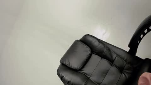 Luna online show from 03-26-26, 10:54