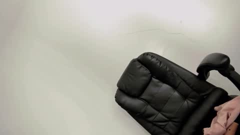 Luna online show from 03-29-26, 04:51