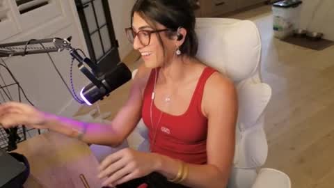 Snapshot of tgirltoesx chatting on 05-23-26, 05:56 babygirlmami online show from 05-23-26, 05:56