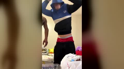 Snapshot of tguns4200 chatting on 01-11-26, 09:53 tguns4200 online show from 01-11-26, 09:53