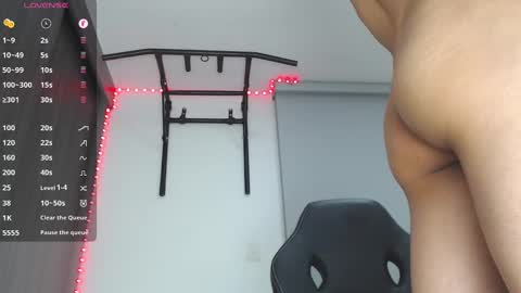 Snapshot of th_russ chatting on 01-05-25, 03:22 INSTAGRAM Th1rss online show from 01-05-25, 03:22