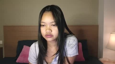 Snapshot of thailand4you chatting on 03-17-26, 01:47 AbbieThai online show from 03-17-26, 01:47