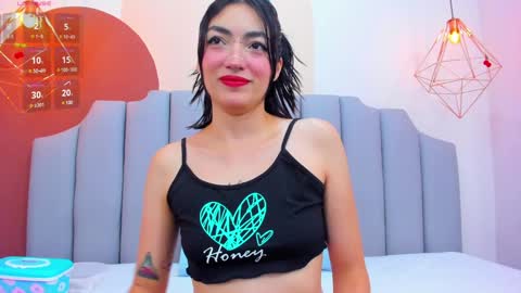 Snapshot of thailycherry chatting on 01-10-25, 07:32 Thaily online show from 01-10-25, 07:32