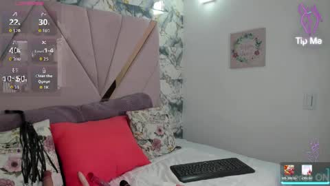 Thalia Nichols online show from 04-08-26, 04:12