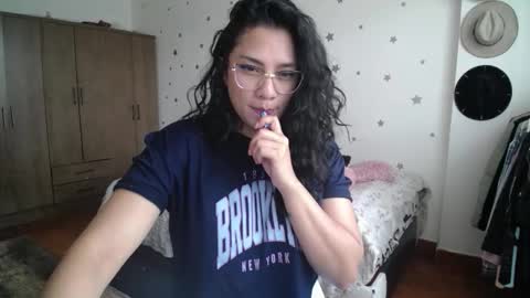    online show from 11-12-25, 05:13