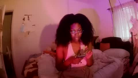 Snapshot of thaliagodiva chatting on 03-09-25, 11:46 thaliagodiva online show from 03-09-25, 11:46