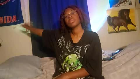 Snapshot of thaliagodiva chatting on 06-09-26, 02:45 thaliagodiva online show from 06-09-26, 02:45