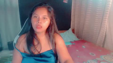 Snapshot of thalie_mae chatting on 01-21-25, 08:54 Mae online show from 01-21-25, 08:54