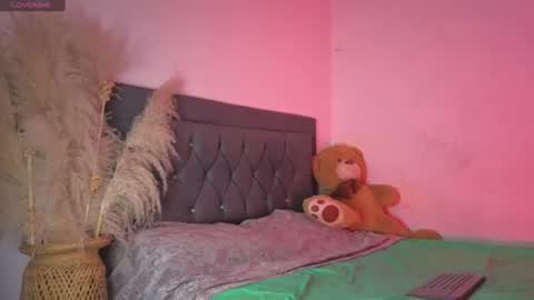 Snapshot of thalyanna_ebony chatting on 06-21-26, 01:30 thalyanna_ebony online show from 06-21-26, 01:30