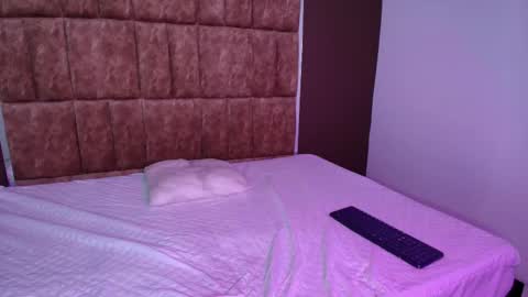 Snapshot of thamara_angells chatting on 10-25-25, 02:24 Thamara online show from 10-25-25, 02:24