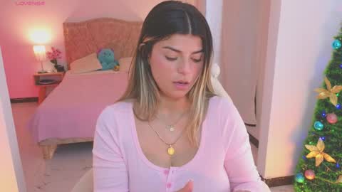 Snapshot of thamy_stark chatting on 12-03-24, 08:50 Thamara online show from 12-03-24, 08:50