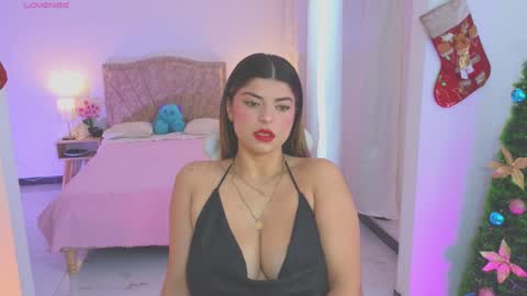 Snapshot of thamy_stark chatting on 12-16-24, 03:43 Thamara online show from 12-16-24, 03:43