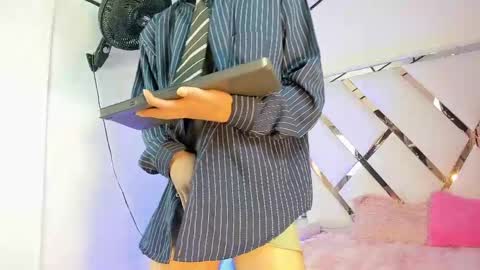 thanier_18 online show from 05-16-26, 07:34