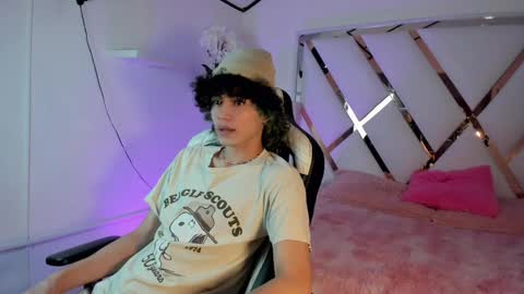 thanier_18 online show from 05-17-26, 06:48