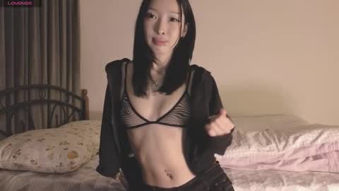 thanos_world1321002 online show from 09-10-25, 10:21