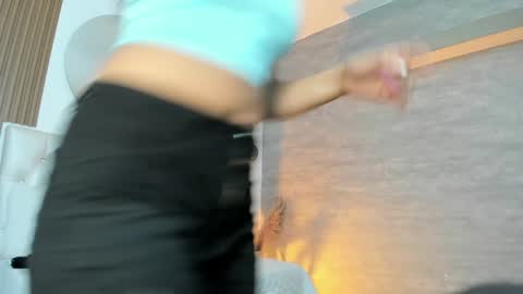 Snapshot of thararouse chatting on 01-21-25, 12:18 Thara Rouse online show from 01-21-25, 12:18