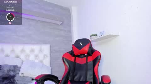 Snapshot of thararouse chatting on 02-25-25, 03:38 Thara Rouse online show from 02-25-25, 03:38
