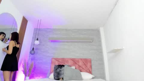 Snapshot of thararouse chatting on 09-24-25, 12:08 Thara Rouse online show from 09-24-25, 12:08