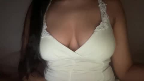 Snapshot of thatgirlmelanie chatting on 01-11-26, 09:25 Melanie online show from 01-11-26, 09:25