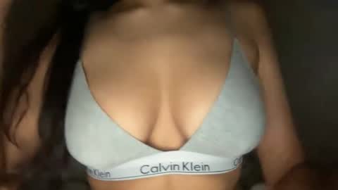 Snapshot of thatgirlmelanie chatting on 02-17-26, 03:58 Melanie online show from 02-17-26, 03:58