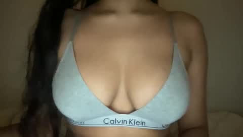 Snapshot of thatgirlmelanie chatting on 03-01-26, 03:52 Melanie online show from 03-01-26, 03:52