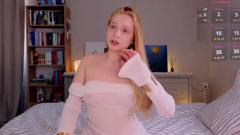 Snapshot of thatonerabbit chatting on 06-08-26, 11:32 Alice online show from 06-08-26, 11:32