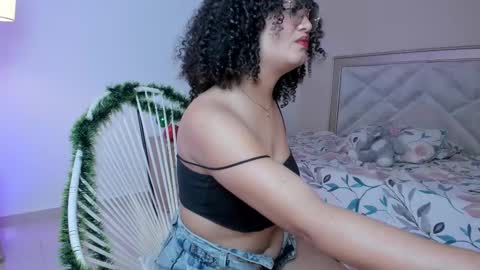 thayla_brince_ online show from 11-13-25, 08:08