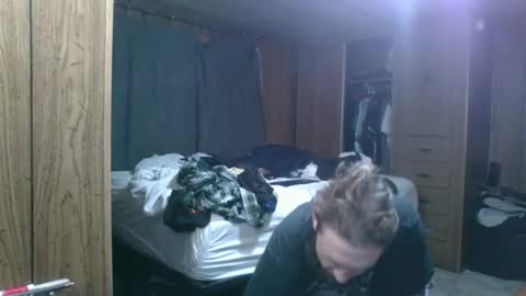 Snapshot of the4stringmotha chatting on 01-31-25, 02:39 BiggerINalaska online show from 01-31-25, 02:39