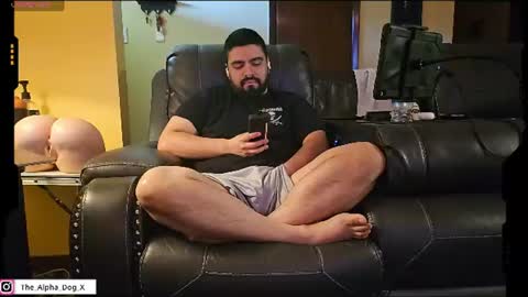 Snapshot of the_alpha_dog_xxx chatting on 06-10-26, 05:12 the_alpha_dog_xxx online show from 06-10-26, 05:12