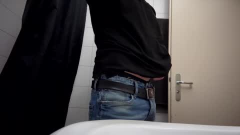 Snapshot of the_delicious_19 chatting on 02-21-25, 04:07 the_delicious_19 online show from 02-21-25, 04:07