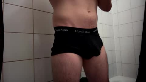 Snapshot of the_delicious_19 chatting on 10-23-25, 04:06 the_delicious_19 online show from 10-23-25, 04:06