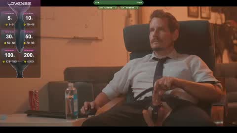 Snapshot of the_dilf chatting on 07-18-26, 06:12 The DILF - online show from 07-18-26, 06:12