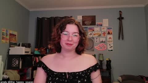 Snapshot of the_happy_space chatting on 05-04-26, 12:39 MATERNITY LEAVE online show from 05-04-26, 12:39