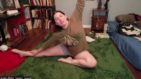 Snapshot of the_happy_space chatting on 05-17-26, 11:34 MATERNITY LEAVE online show from 05-17-26, 11:34