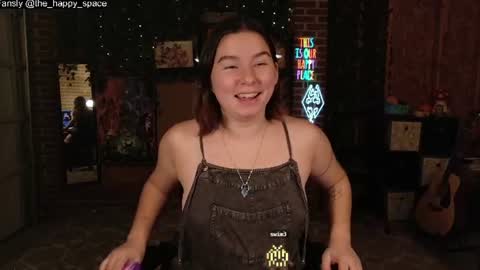Snapshot of the_happy_space chatting on 07-30-26, 12:31 MATERNITY LEAVE online show from 07-30-26, 12:31