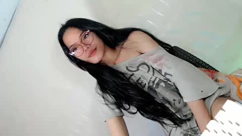 Snapshot of the_horny_bella chatting on 04-25-26, 11:13 the_horny_bella online show from 04-25-26, 11:13
